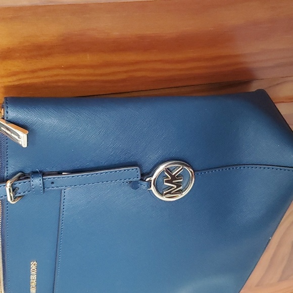 Michael Kors Tote - Picture 3 of 9